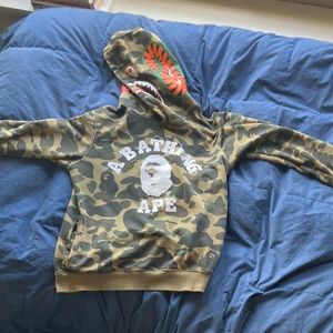 Vintage bape hoodie 2003 (price negotiable)